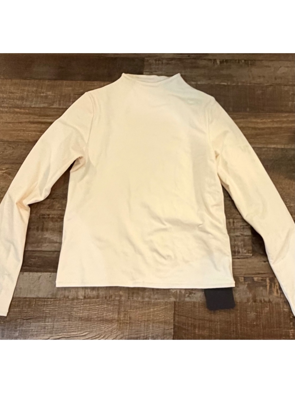 NWT Fabletics Long Sleeve Mock Neck Top Ivory Cream Women’s M